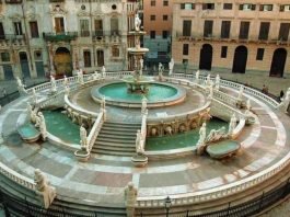 What to see in Palermo: Top 10 Sights and Attractions The fountain in Piazza Pretoria (also called Piazza della Vergogna) in Palermo
