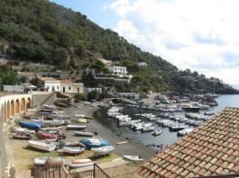 Ustica festeggia 40 anni di Area Marina Protetta il porto di Ustica