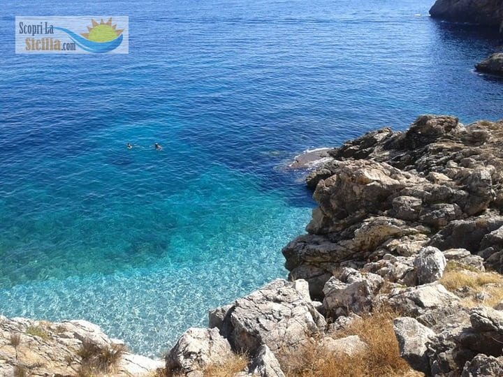 insenatura presso la Riserva Naturale Orientata dello Zingaro