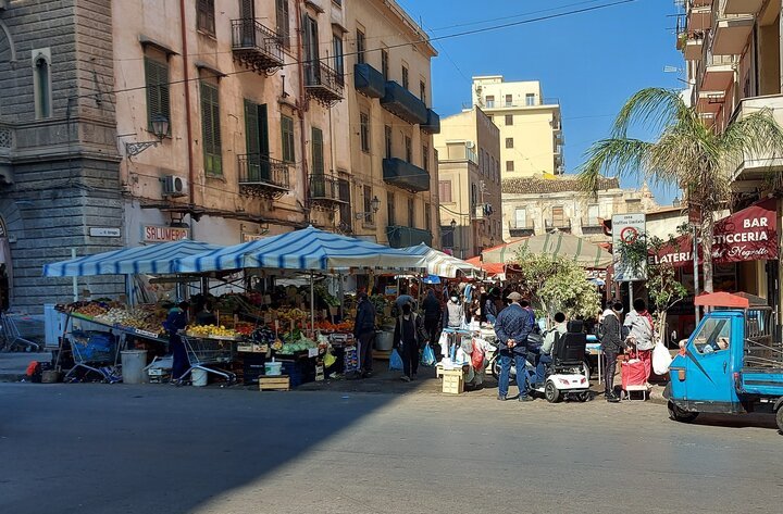 ingresso del mercato di Ballarò lato Corso Tukory