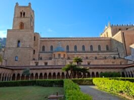 Monreale: cosa vedere, come arrivare e cosa mangiare Panoramica del Chiostro Benedettino del Duomo di Monreale