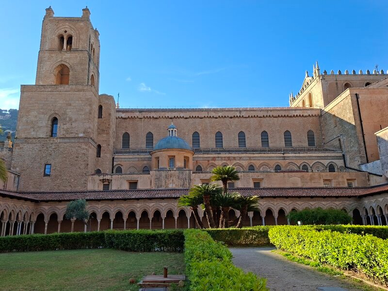 Panoramica del Chiostro Benedettino del Duomo di Monreale