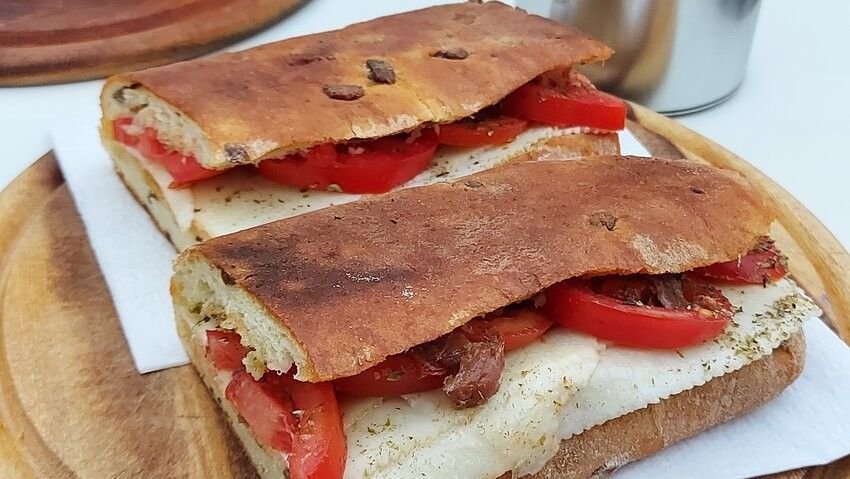 Il pane cunzato di Scopello