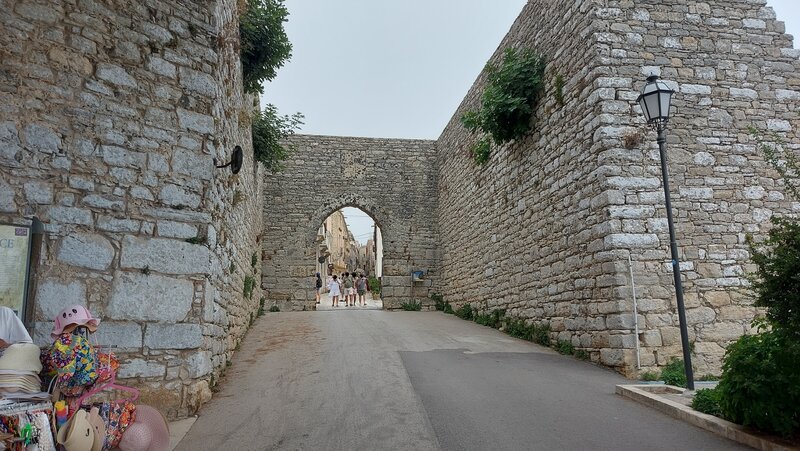 Porta Trapani è l'ingresso classico per visitare il borgo di Erice