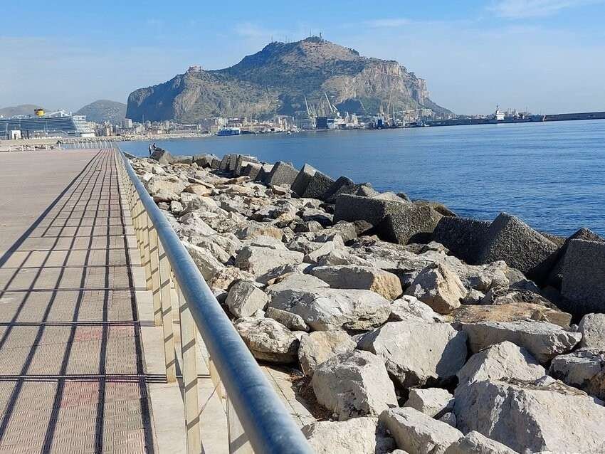 Piccolo scorcio del lungomare del Foro Italico, proprio di fronte Villa Giulia