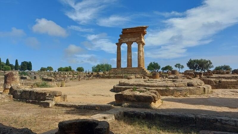 Il Tempio dei Dioscuri (Castore e Polluce) nella Valle dei Templi di Agrigento